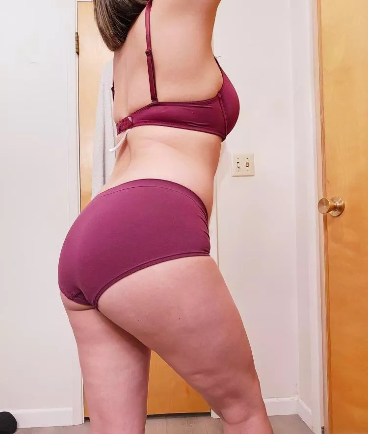 Hope you enjoy the view (f) posted by GorgeousRenya