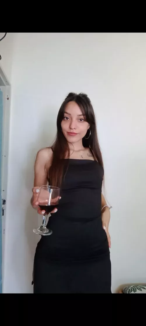 How do I look? by randomnameeee