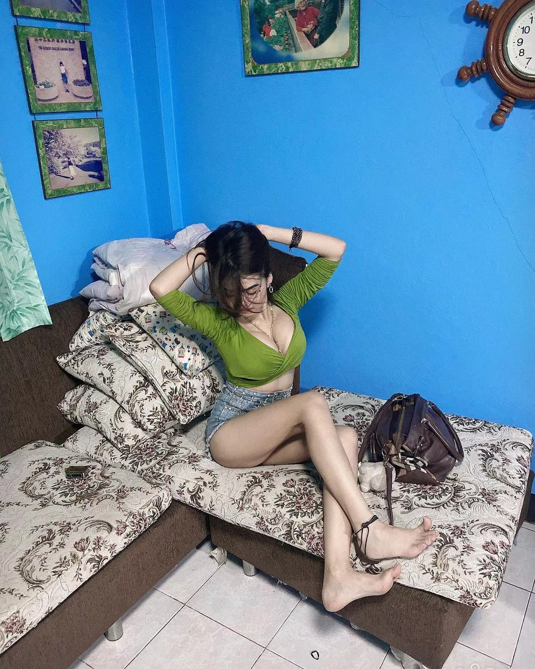 I asked my bestie to give me some of her classy selfie. This is what she gave me posted by Perfect_Put_3373