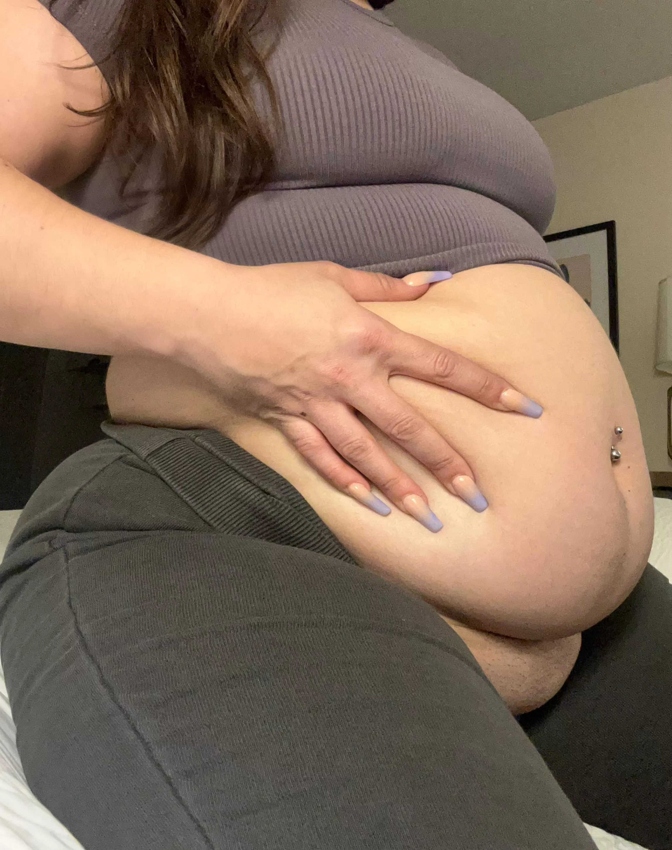 I can’t stop stuffing my face 😳 posted by Jigglynjuicy