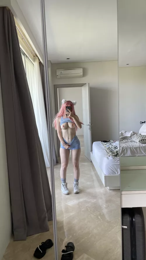 I kinda like how I look in pink by QueerlyPetite