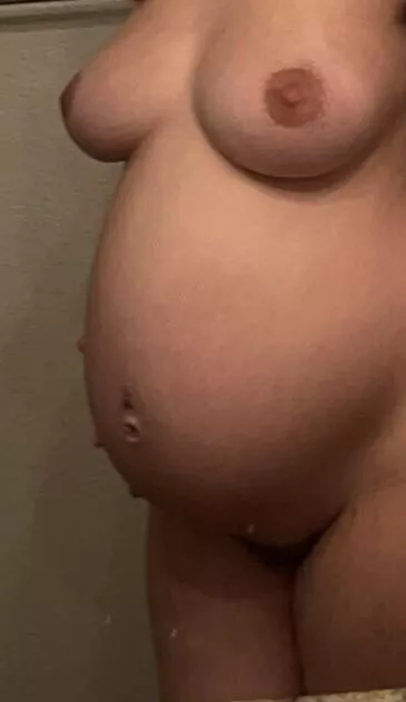 I miss the belly so much. Who’s getting me pregnant next time? posted by noodzthrowawayz