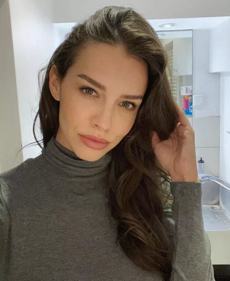 Iris Kavka posted by Reasonable-Owl-3857