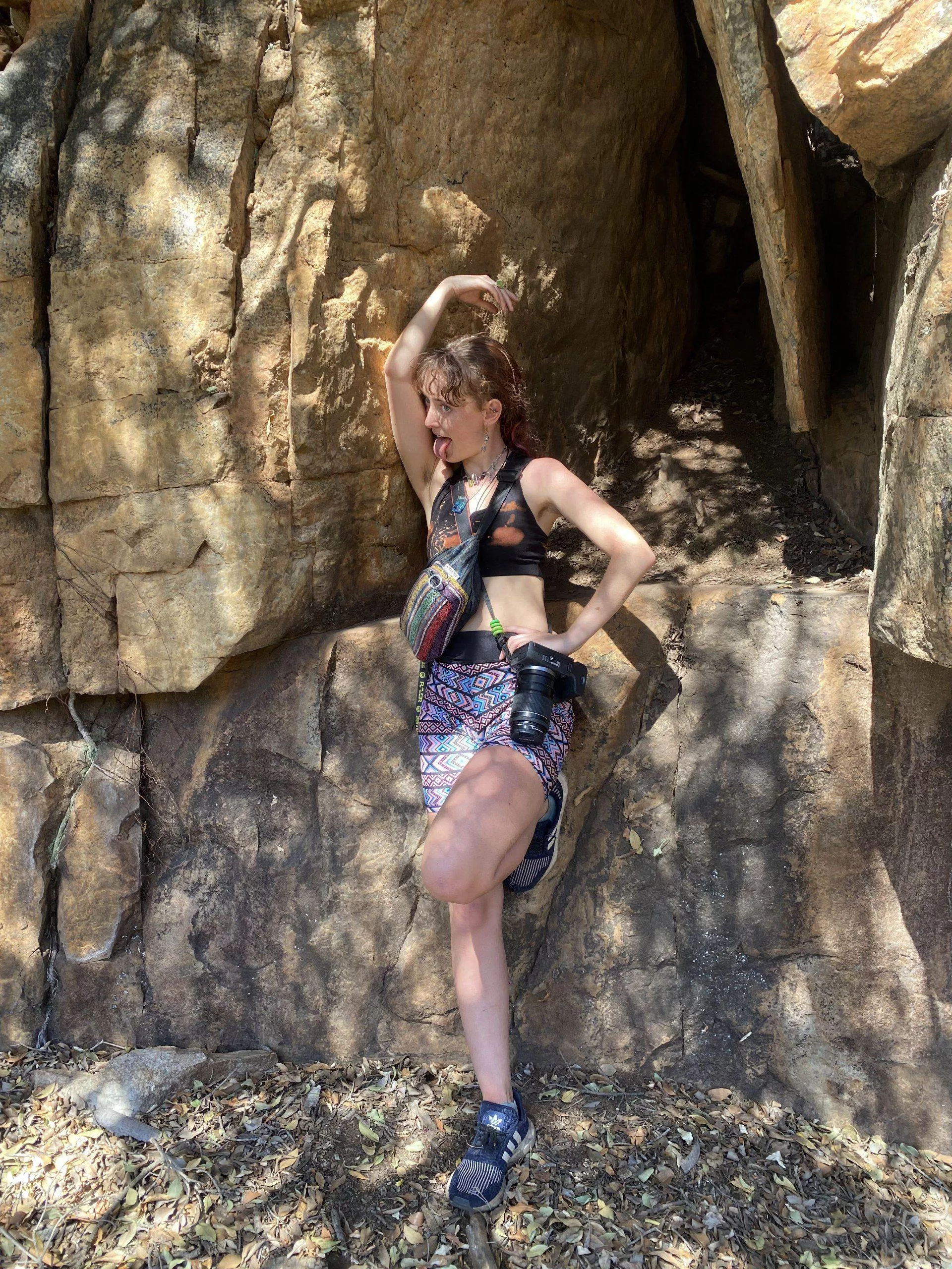 just taking some sizzling snaps in my cool cave outfit F18 posted by ikasngdio