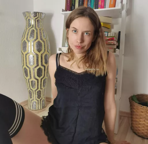 Little bookworm [F] 📙 🐛 by naturalgirl_mel