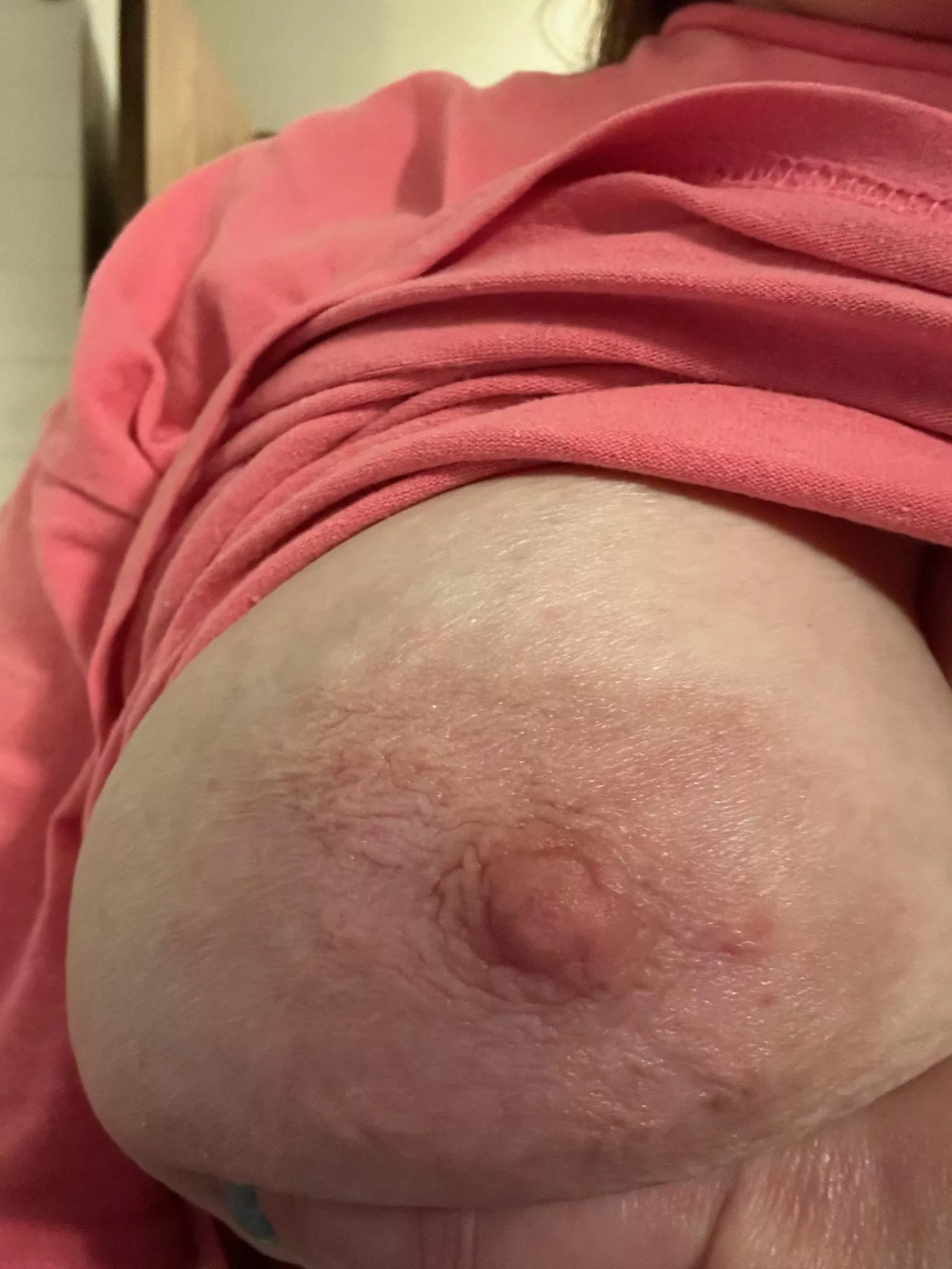 Love the wife's big areolas posted by Looking_For_Fun73