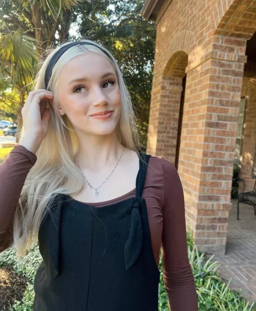 Maddie Lee by Serious_Ad8207