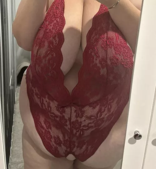 Mum body, MILF? 😉 by adventurexxx