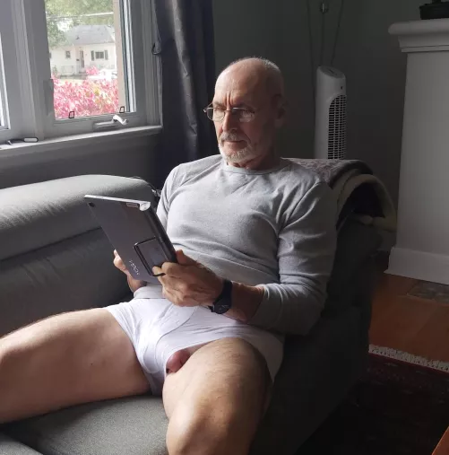 so felt like posting a peeker today I sure hope it passes by Lkn4hamiltonLTR