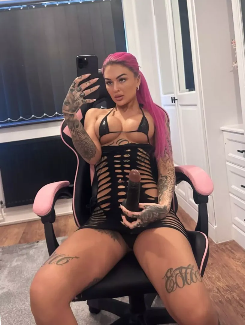 Which sissy wants to have fun and with me + my BBC posted by superfriends12E9C