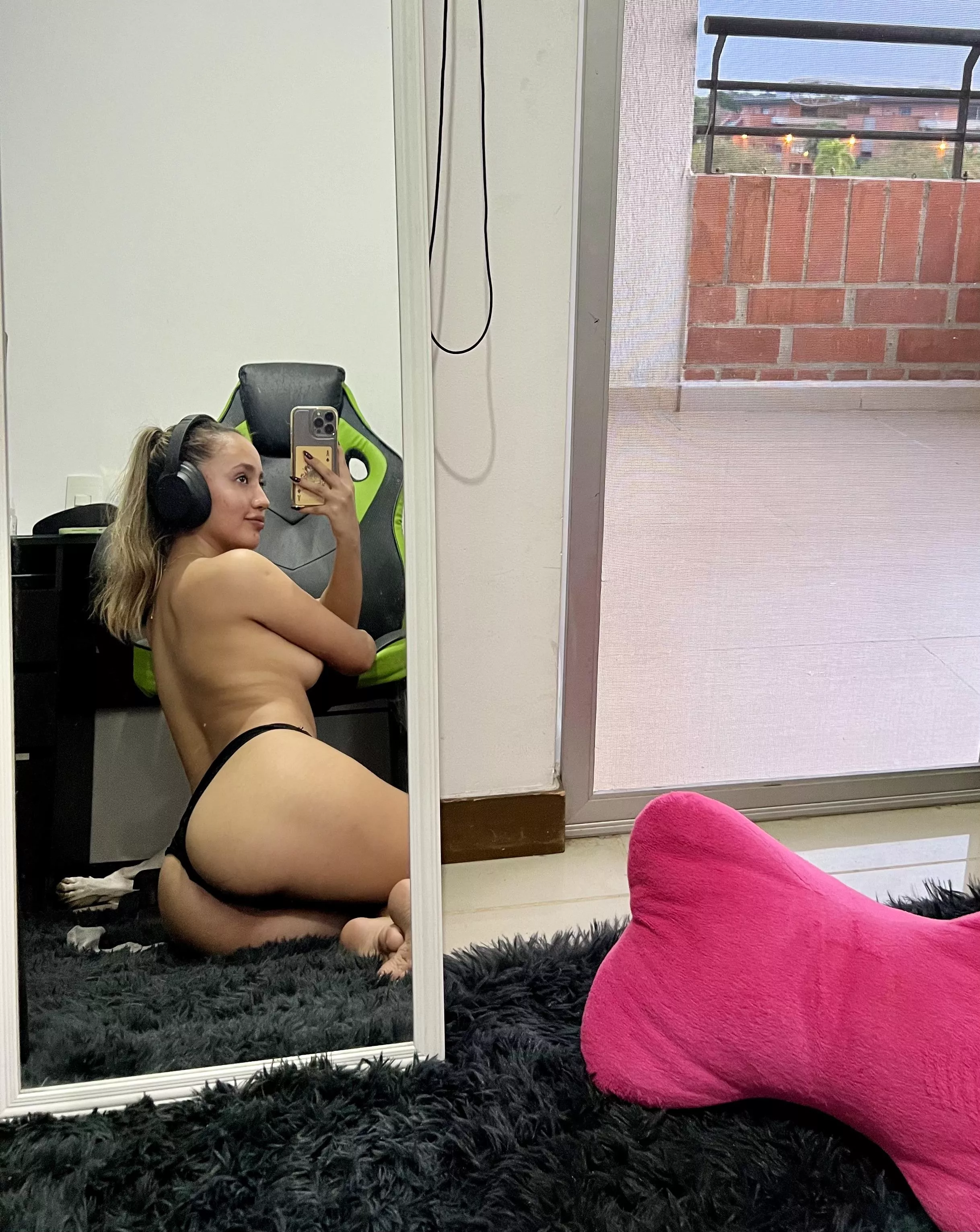 would love if u pull my hair and spank me posted by Lunaluizz