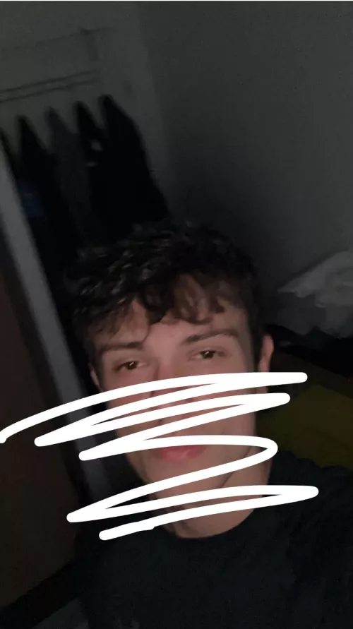 19 m college boy wanna trade with hung boys send pic for sc by lucas_gentle