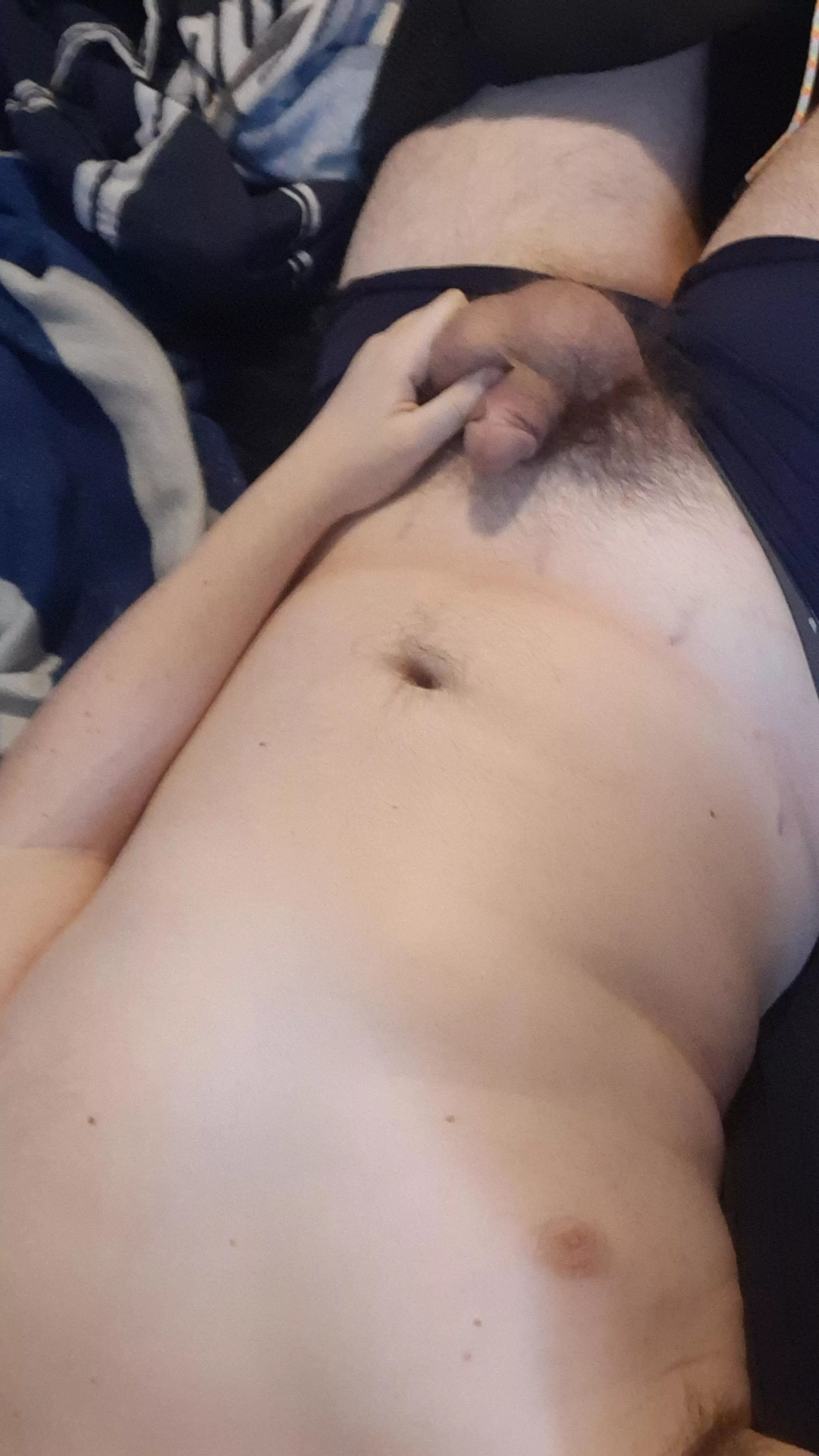 (19M) couldn't even fit in the picture 🥺🥺🥺 posted by NoKnowledge04