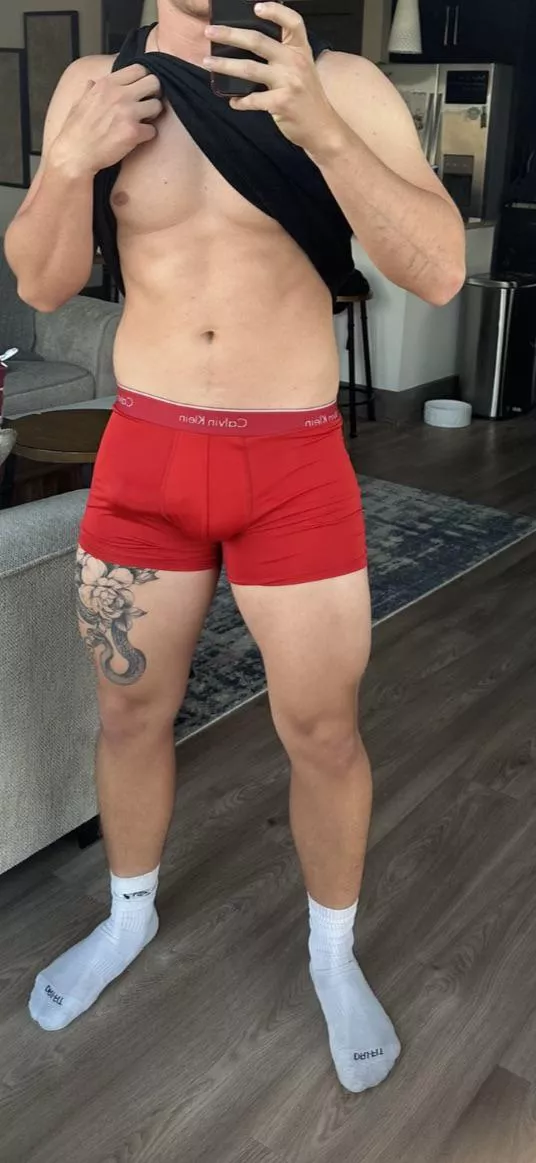 25 muscular stud. 👀 for same to swap hookup vids with. DM me for snap posted by Vani11a_Suns3t