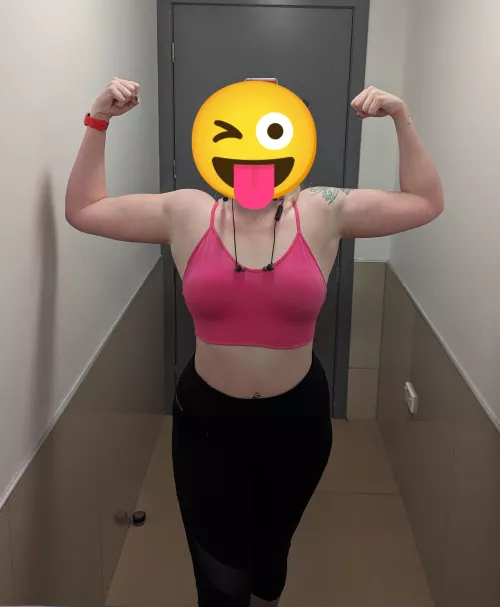 [F] She's getting there! by sunnythebimbo