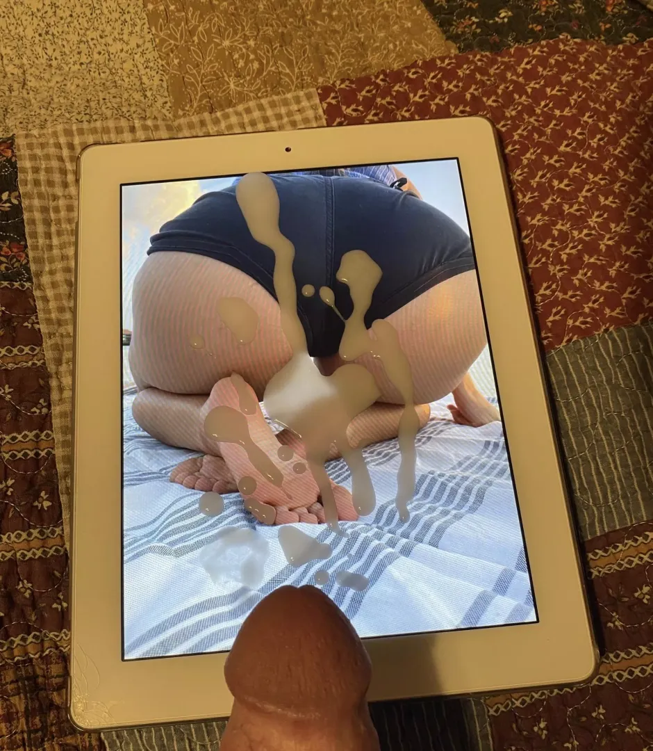 Gfs feet got tributed 💦 Any other volunteers?  by wigglyjiggle97