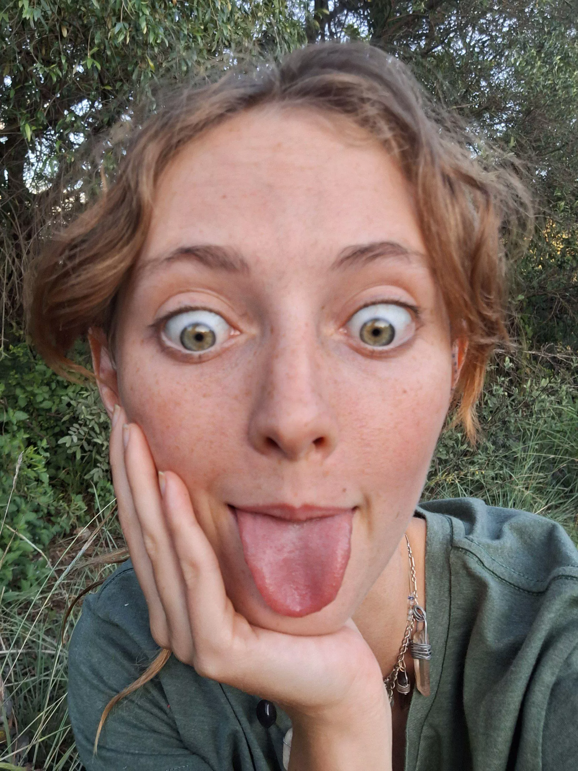 hehe, sticking out my tongue, cuz u cant resist these eyes F18 posted by ikasngdio