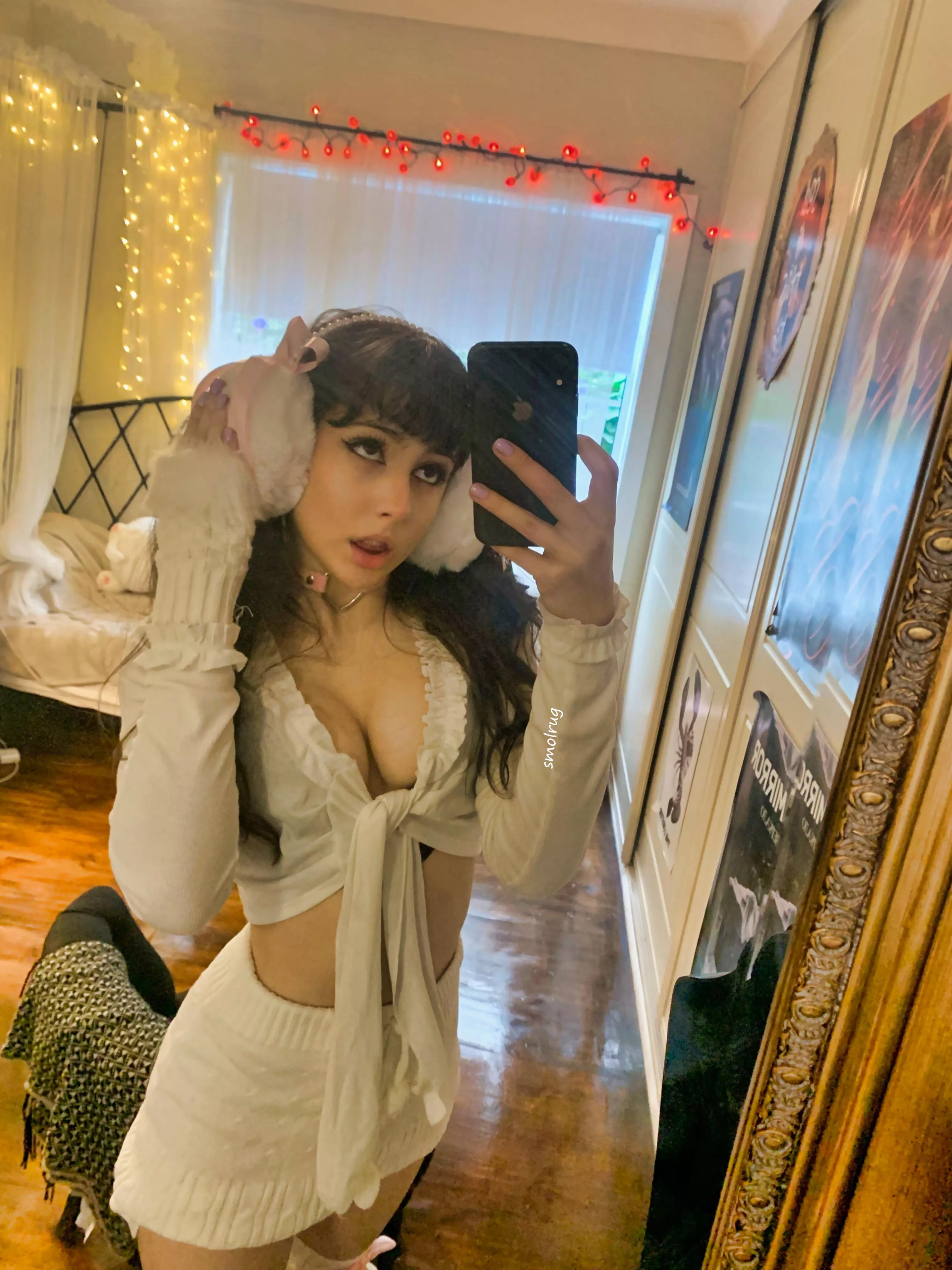 horni waiting for u to come over🤍18f posted by smolrug