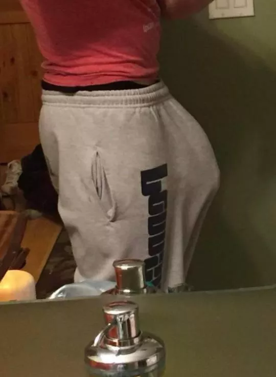 Horse 🐴🍆 posted by Blackplaty