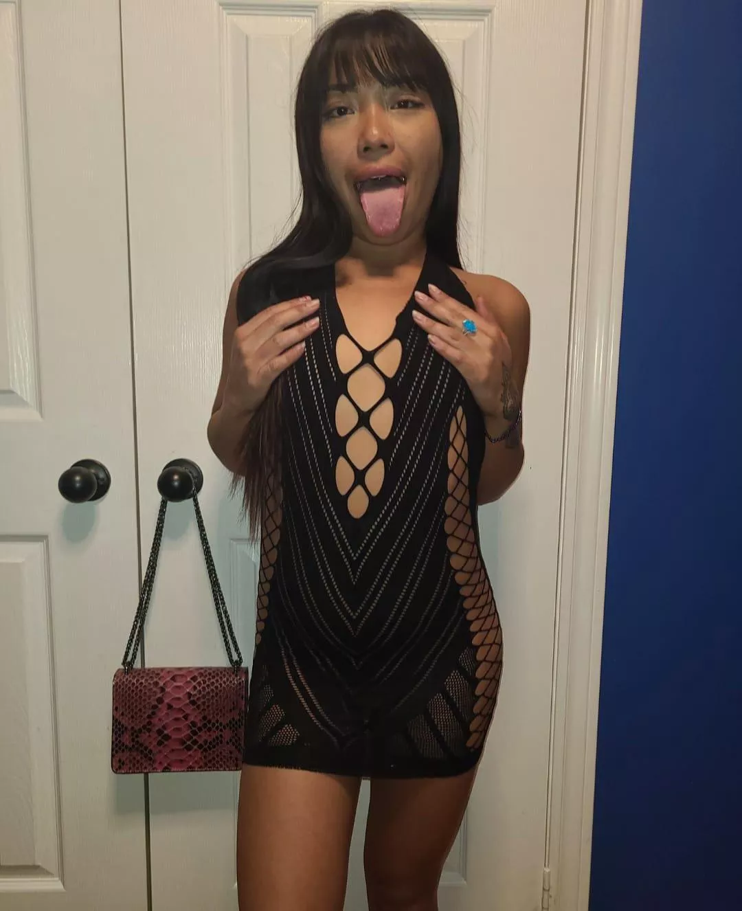 i love to suck  posted by asiandolldesires