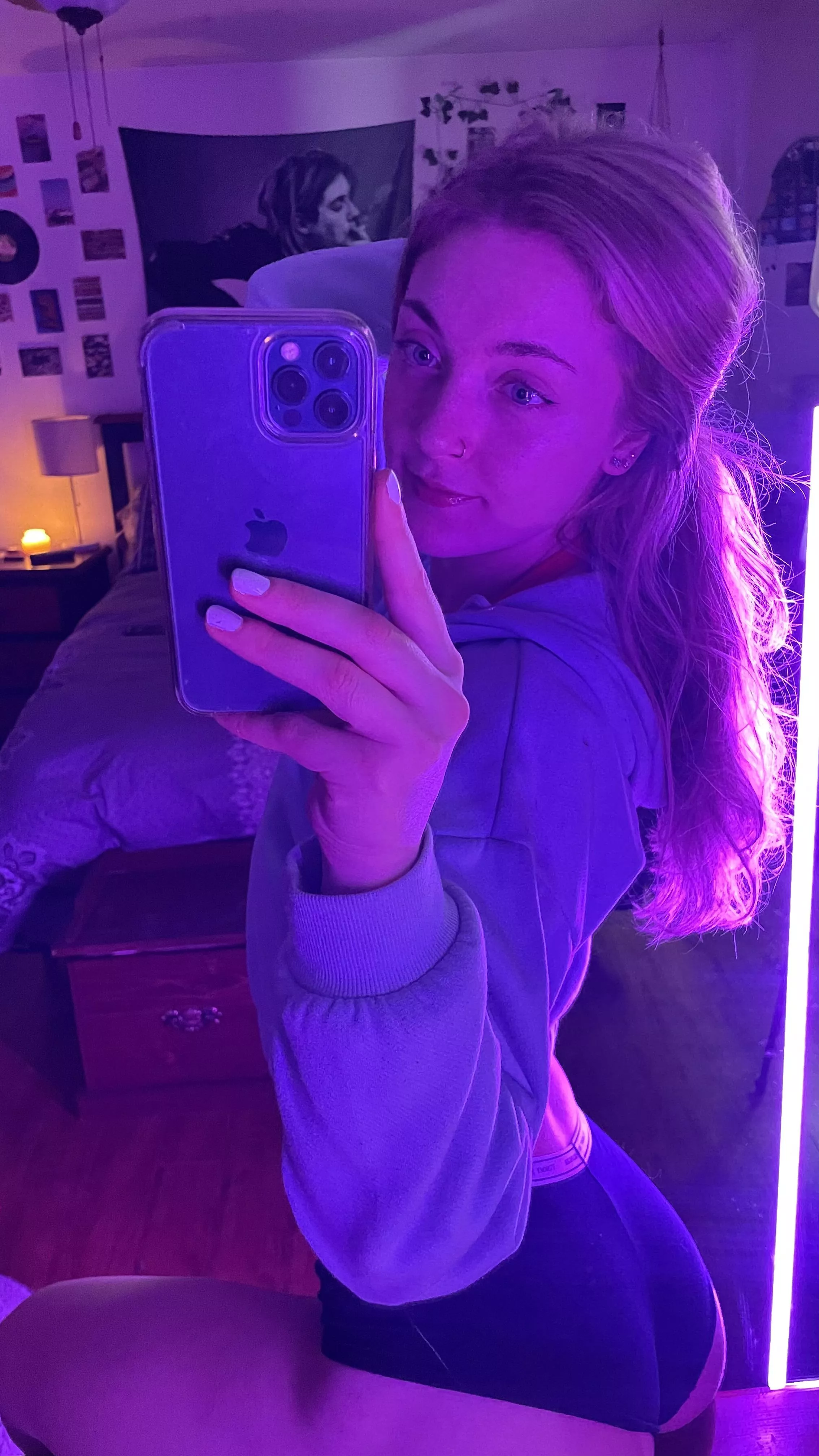 I start my mornings with slutty pics posted by Eloise_ML