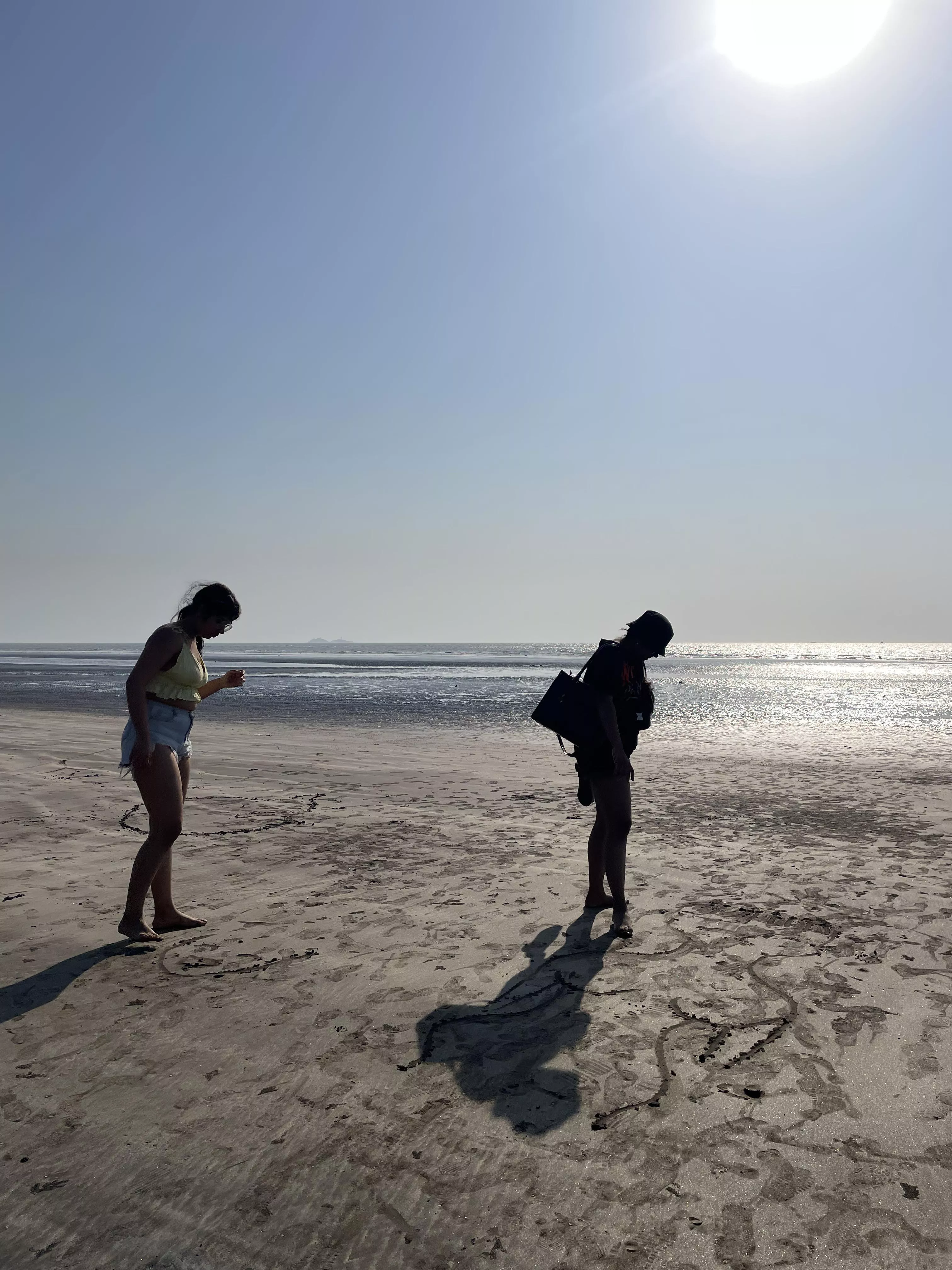 Kids on the beach posted by Gelato_1410