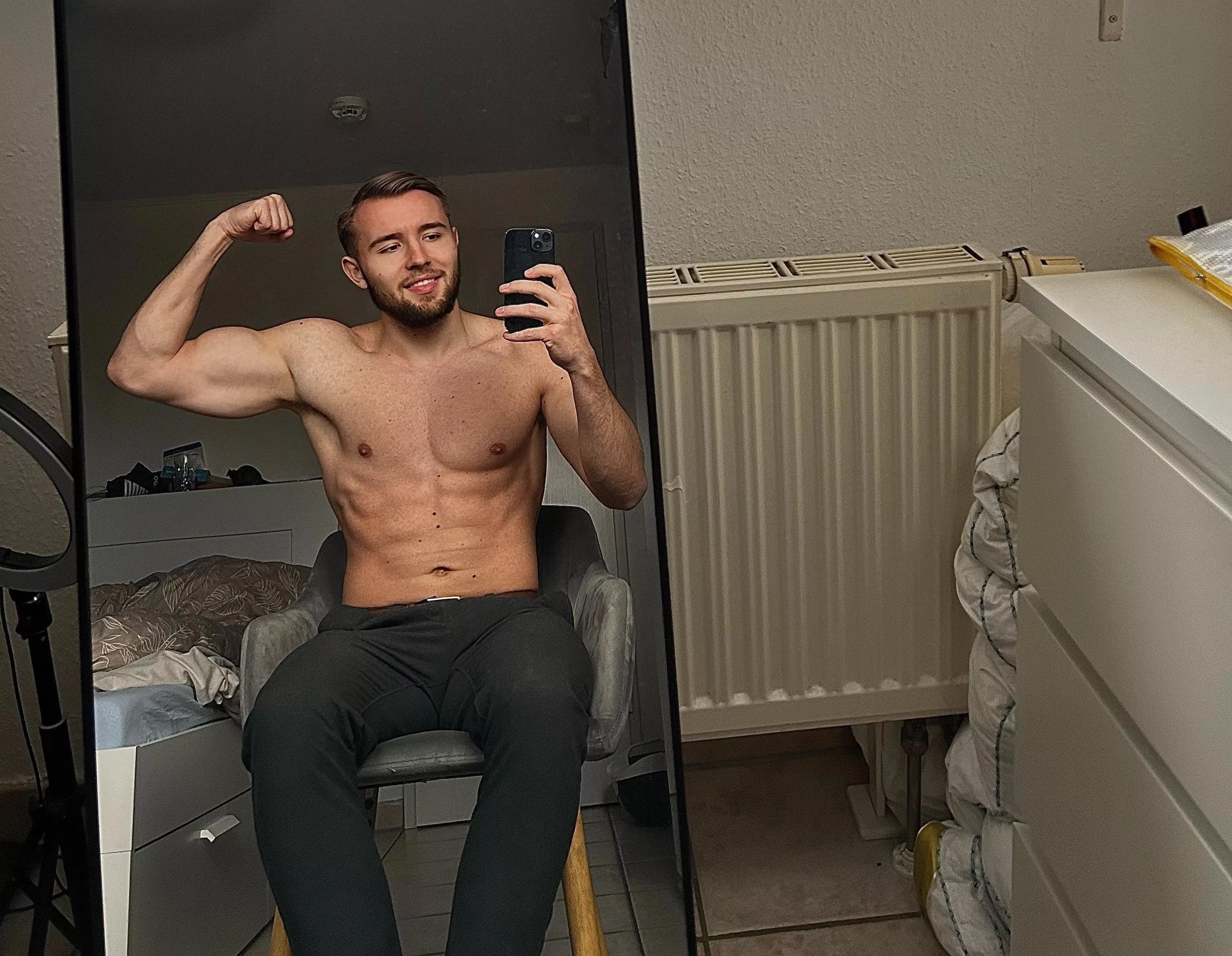 lick me posted by Moonshotsbenny67