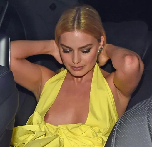 Margot Robbie nip slip (Image 1) by theofficialboobcount