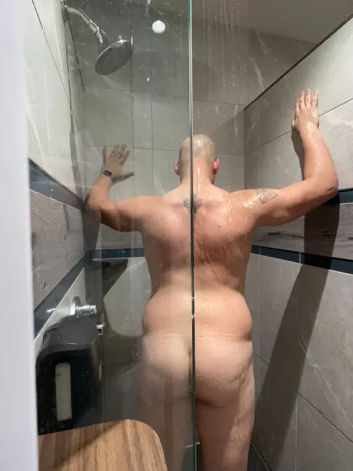 Not sure how I feel about this shot. Feedback would be appreciated :) by DarrylDadbod