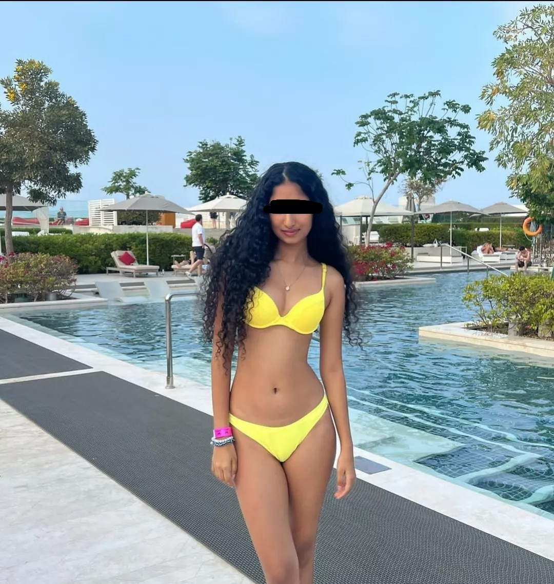 Pool Day 💦 posted by Brave_Razzmatazz_210