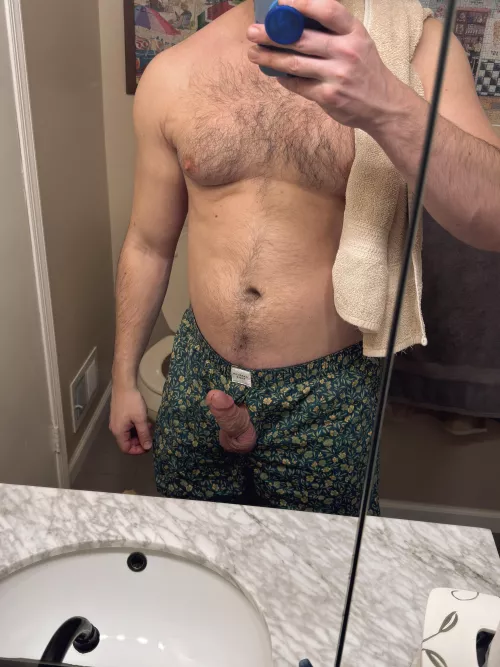 Pre shower fatty 🚿 (30) by Treeman51