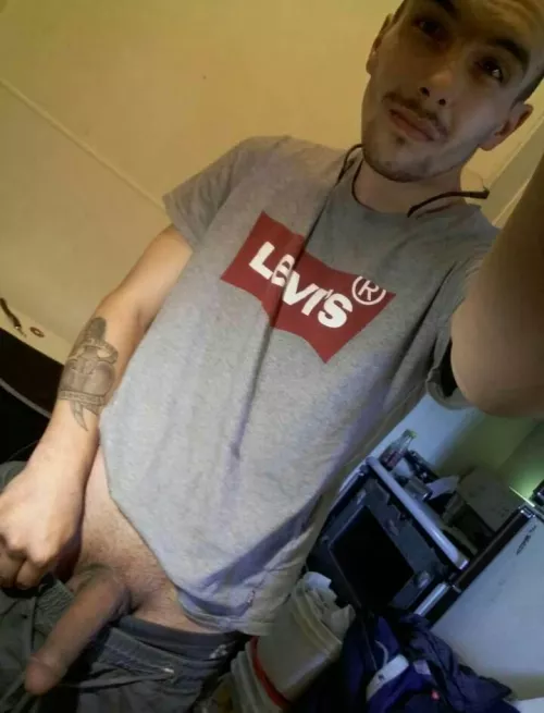 Pulled the fat soft dick out cause a girl didnt believe the siza when its stilll soft...its a gem imo by RoninTheJonin