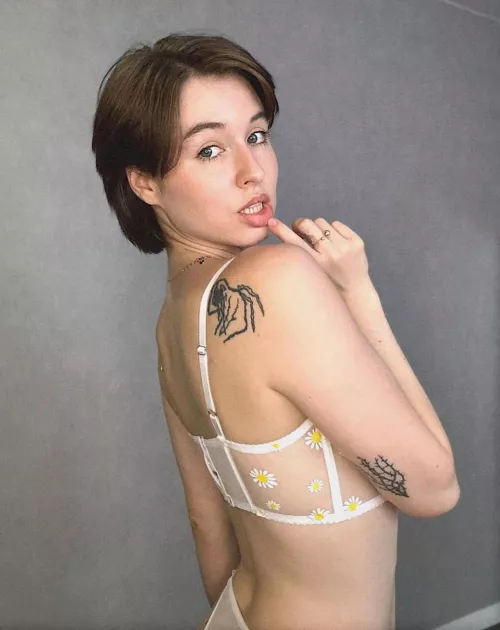 Showing of my lingerie to y'all always puts a smile on my face by pplklp