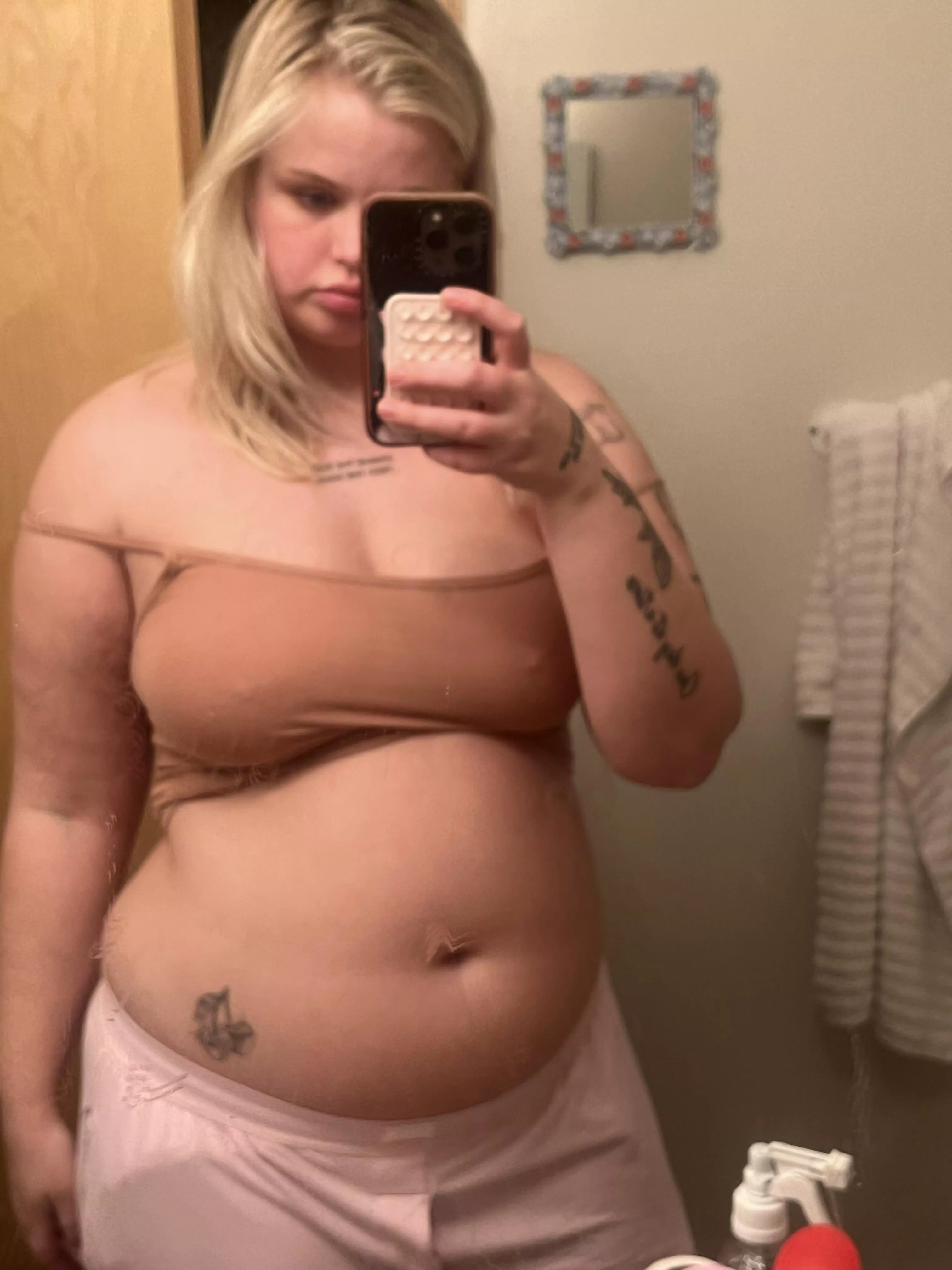 Taco Bell belly posted by wispy_girlwa