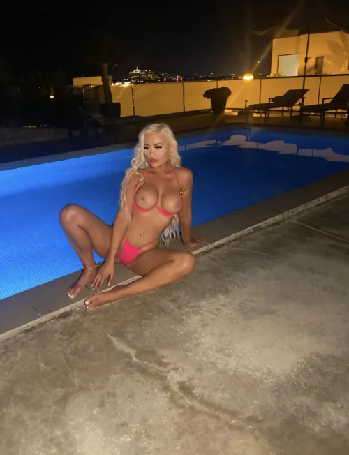 Wanna go for a swim? by Missdaisydoll