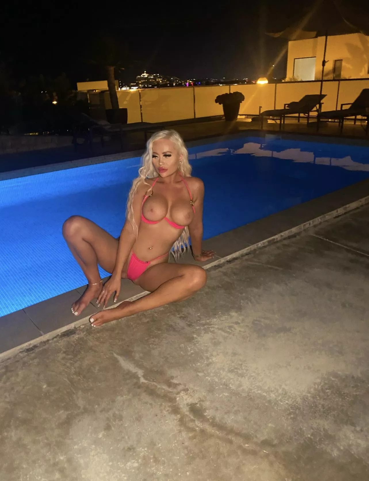 Wanna go for a swim? posted by Missdaisydoll