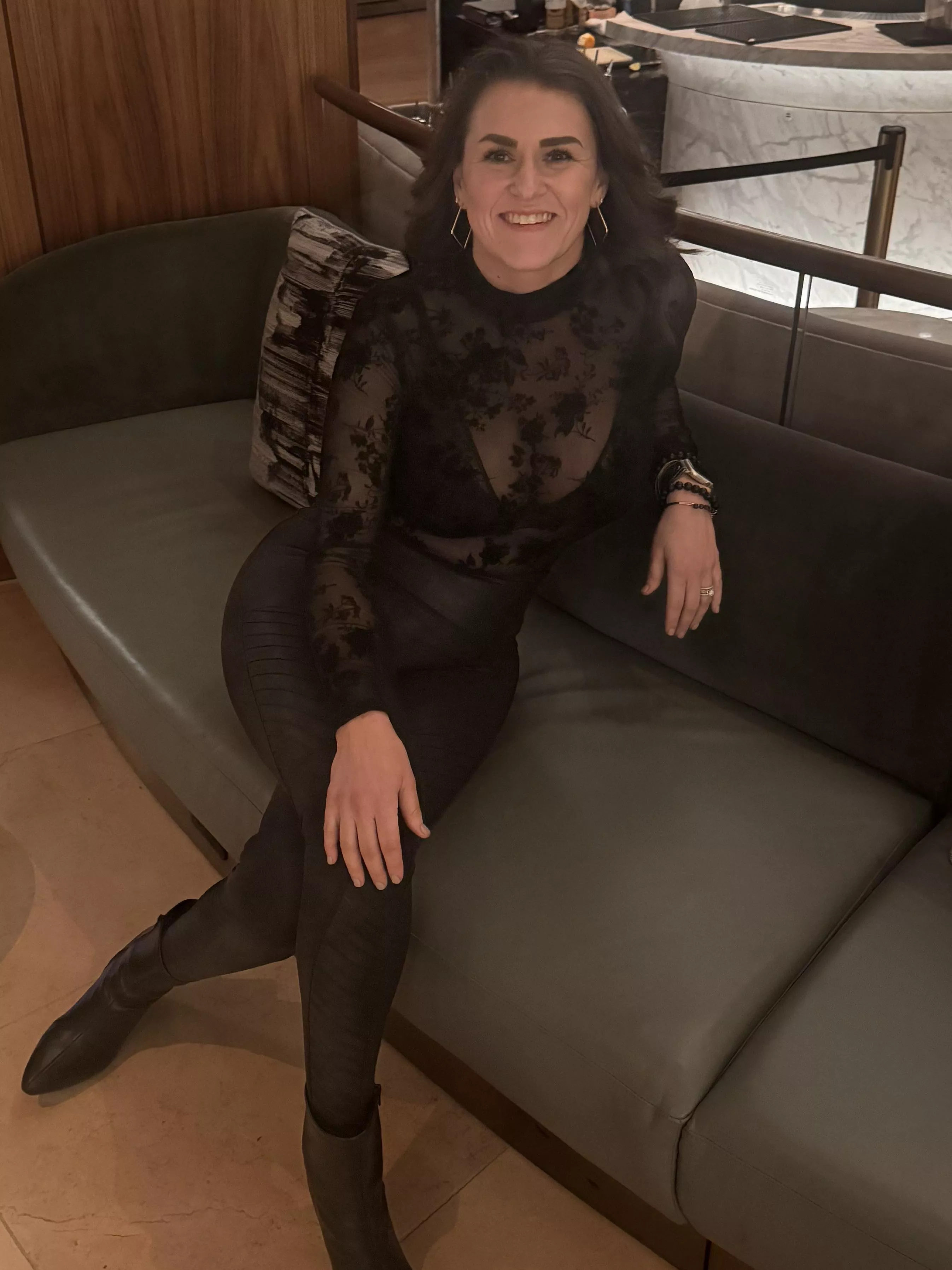 Want to meet [F] Saturday mimosas posted by hotmomnexxxtdoor