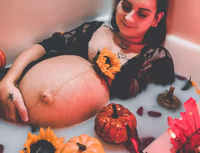 Would you cum on my sexy belly? by TinyHornsBigbooty