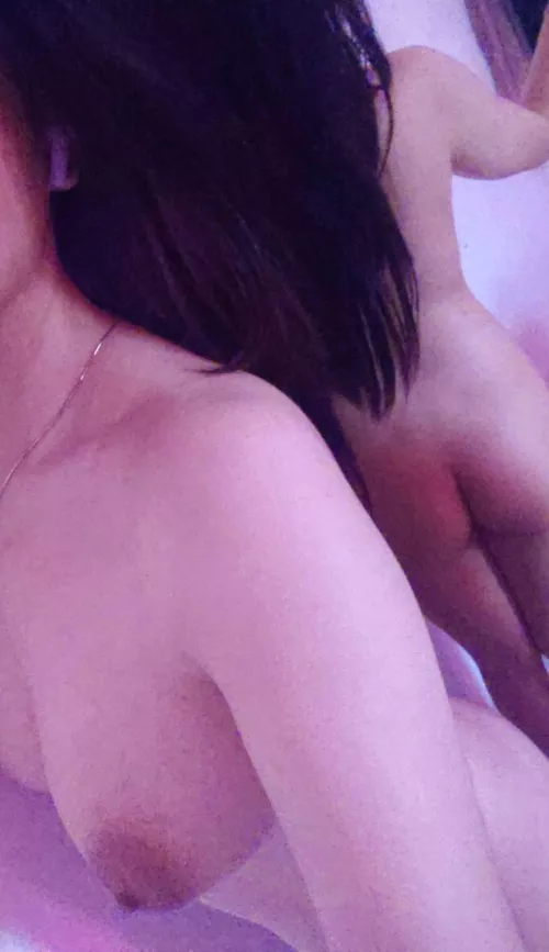 Would you masturbate to my private pics if I sent them to you? by annie00021