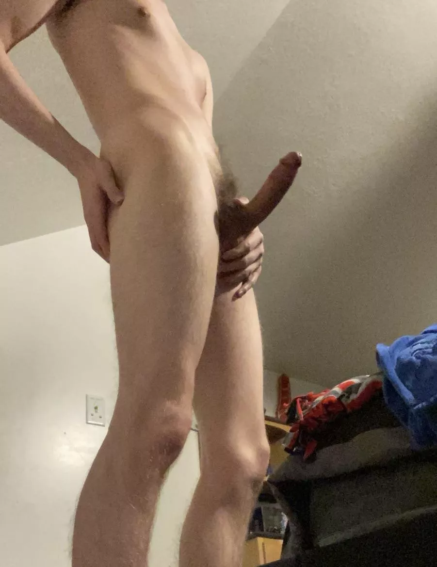 [18] need me an older woman in my life 😆 posted by HeyyyHiiiHellooo