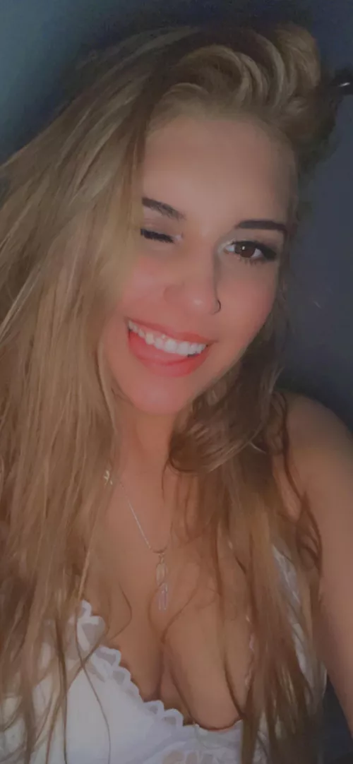 28 year old milf, how do I look?😌 by HeavenlyLove3