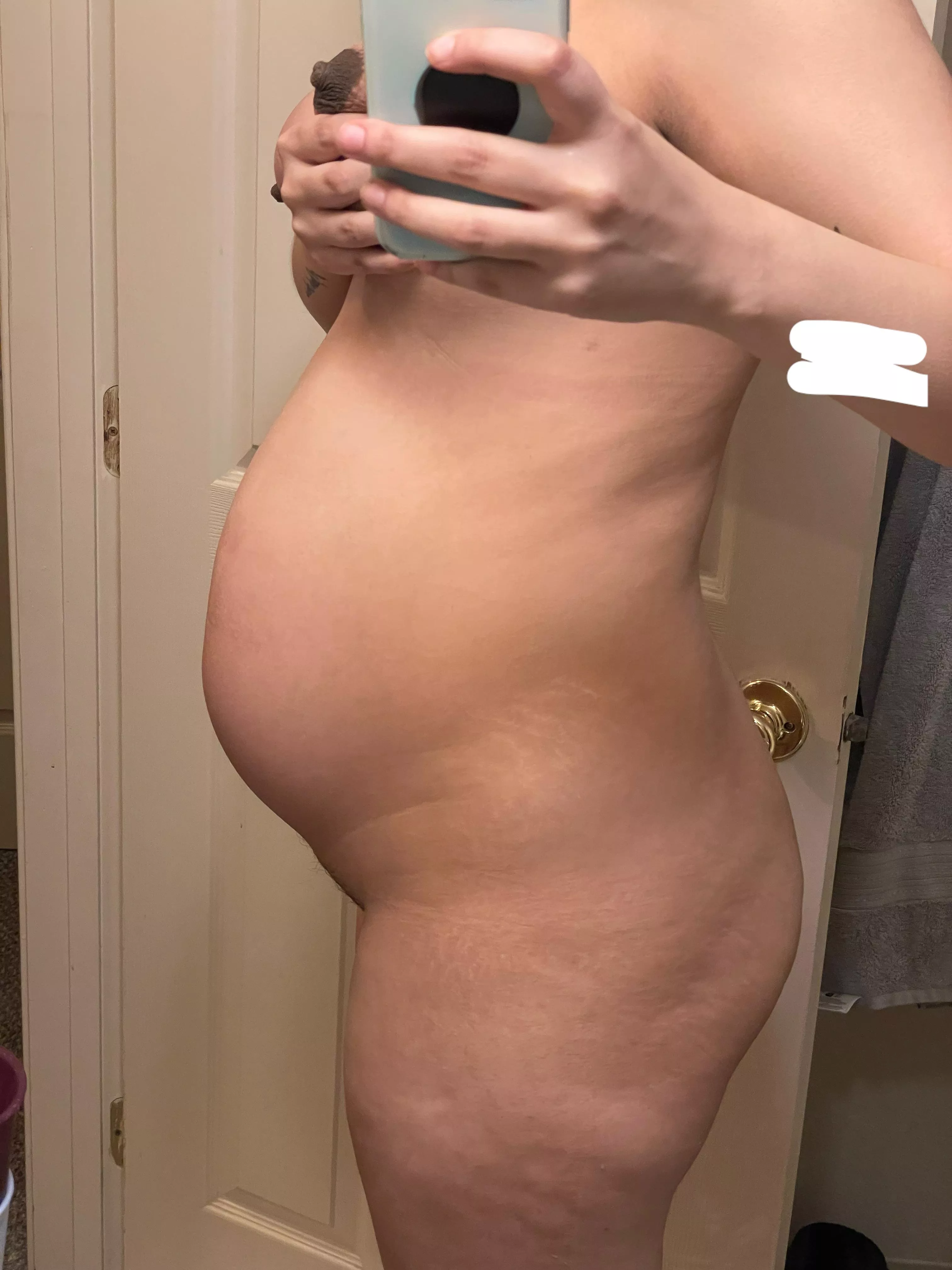 After a day of eating like an absolute pig, I can barely breathe and I am sooo sore 🥵🫠🤣 posted by Babybloater