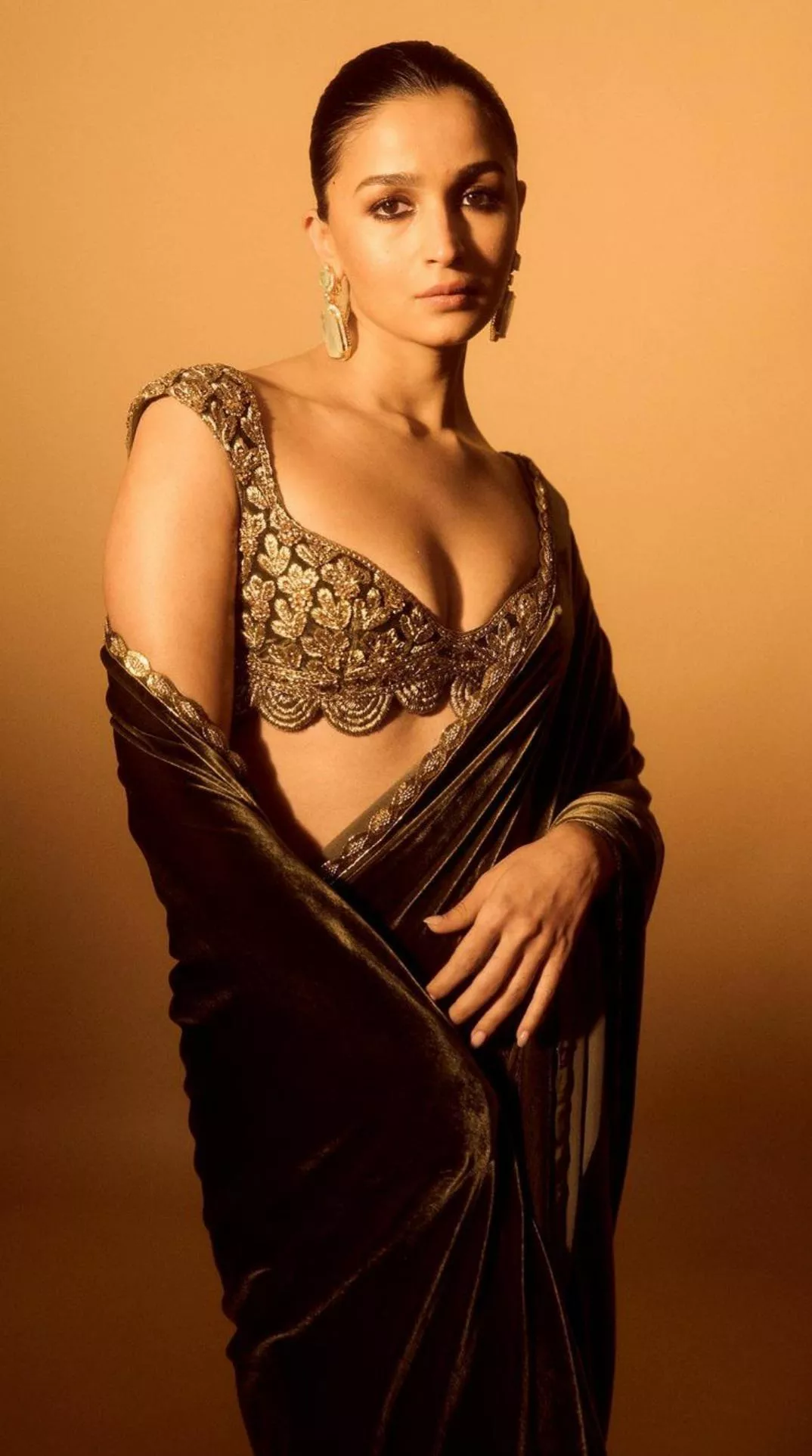 Alia Bhatt posted by James007BondUK