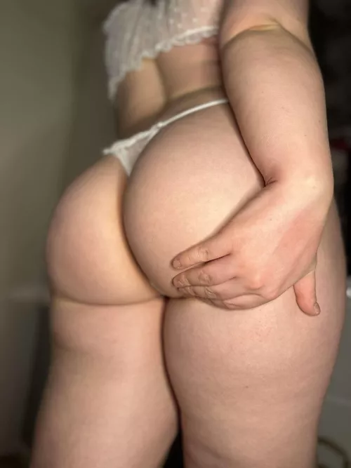 British girls have the thickest ass by CutieKC