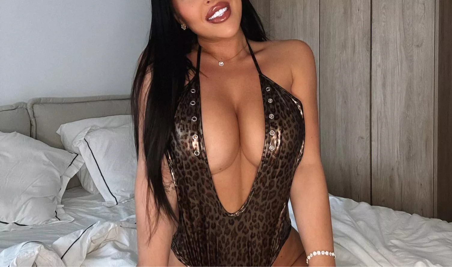 Can you come and entertain me posted by Beecoincrypto23