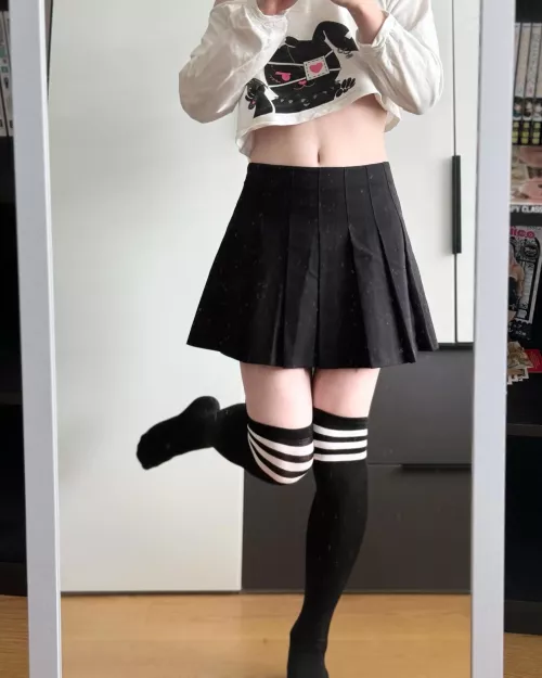 Crazy how much more confidence you can gain just by changing clothes :3 by _Alzariel