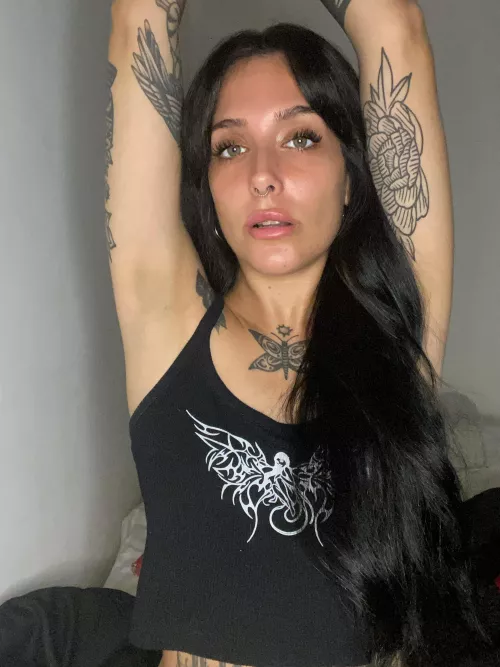 Do you like clean or sweaty armpits? by Theluluu