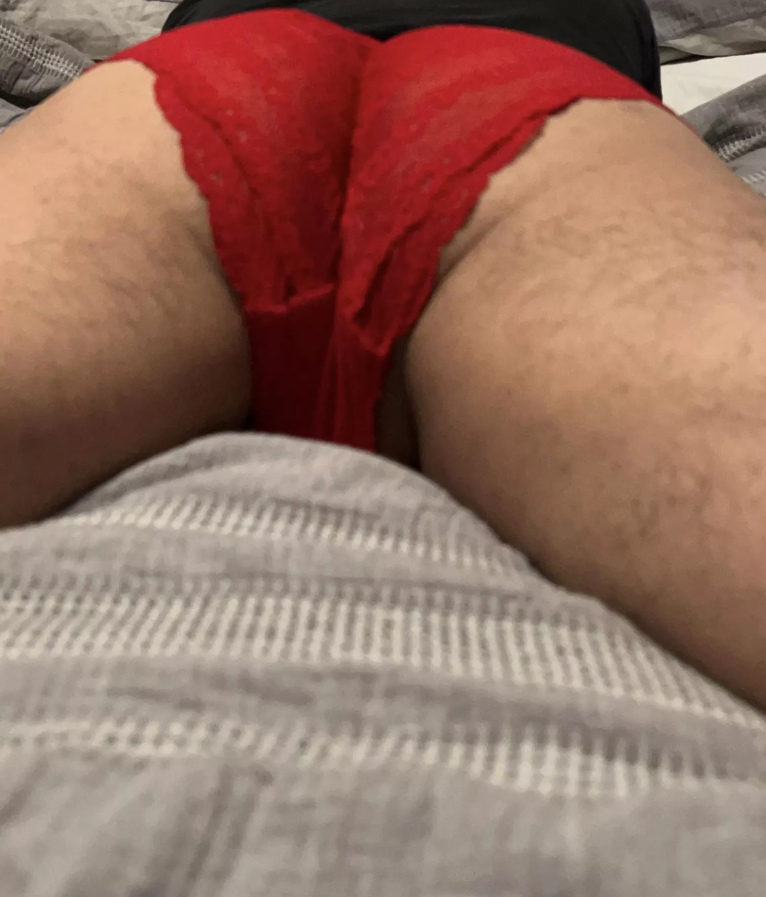 Does red look good on me? (34) posted by Just_a_bootie