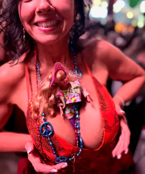 (F54) Barbie had a great time at the party. I wish you could have made it by hottbamabelle1