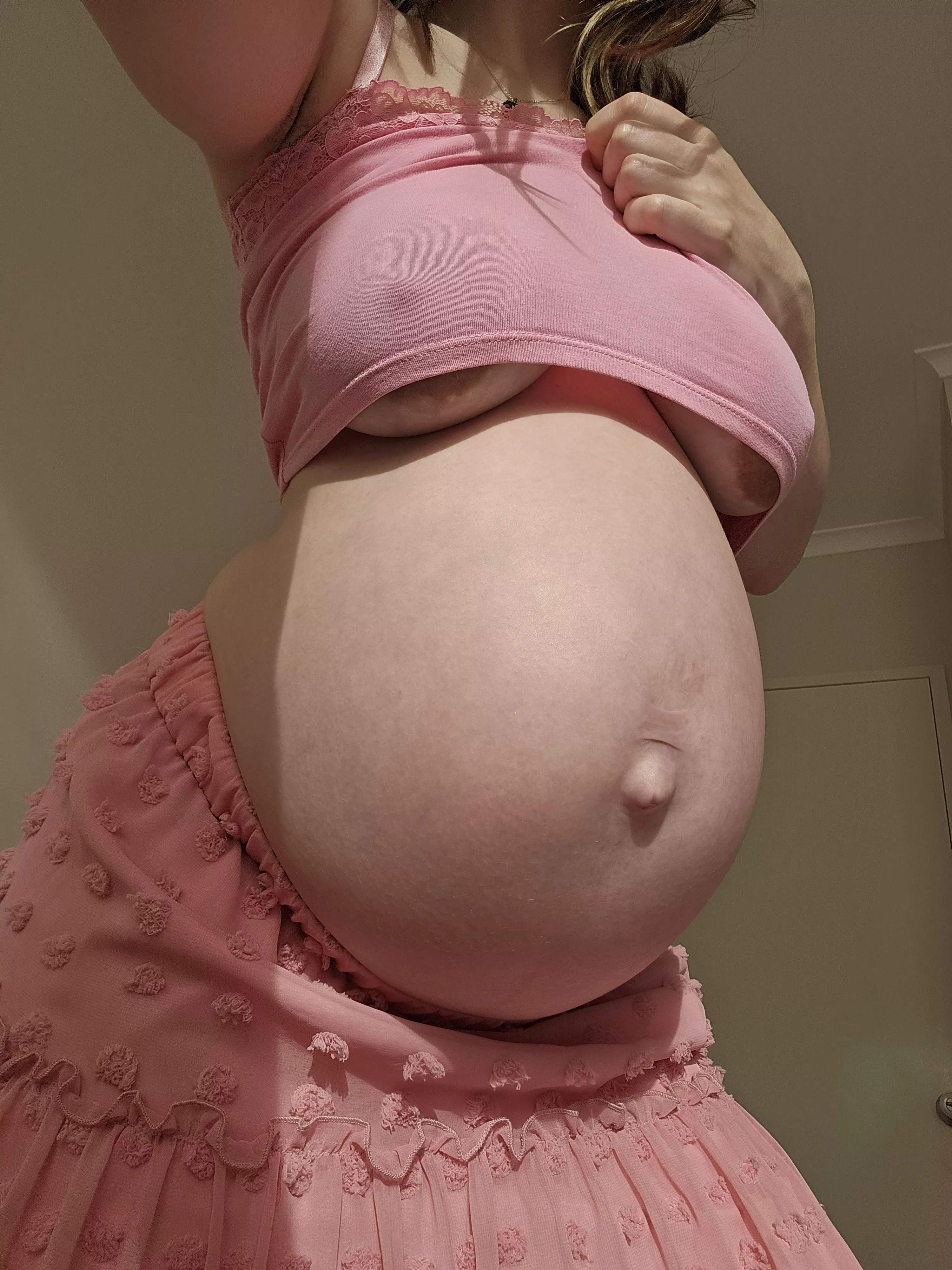 Feelin huge, lookin huge [33wks]  posted by impatient_carnation
